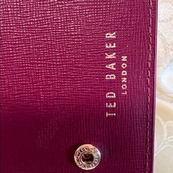 Ted Baker 100% leather Floral women’s wallet on a zipper - Picture 7 of 8